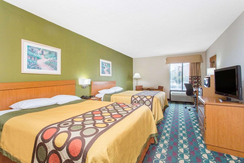 SUPER 8 BY WYNDHAM SPARTANBURG/I-26 EXIT 22 1