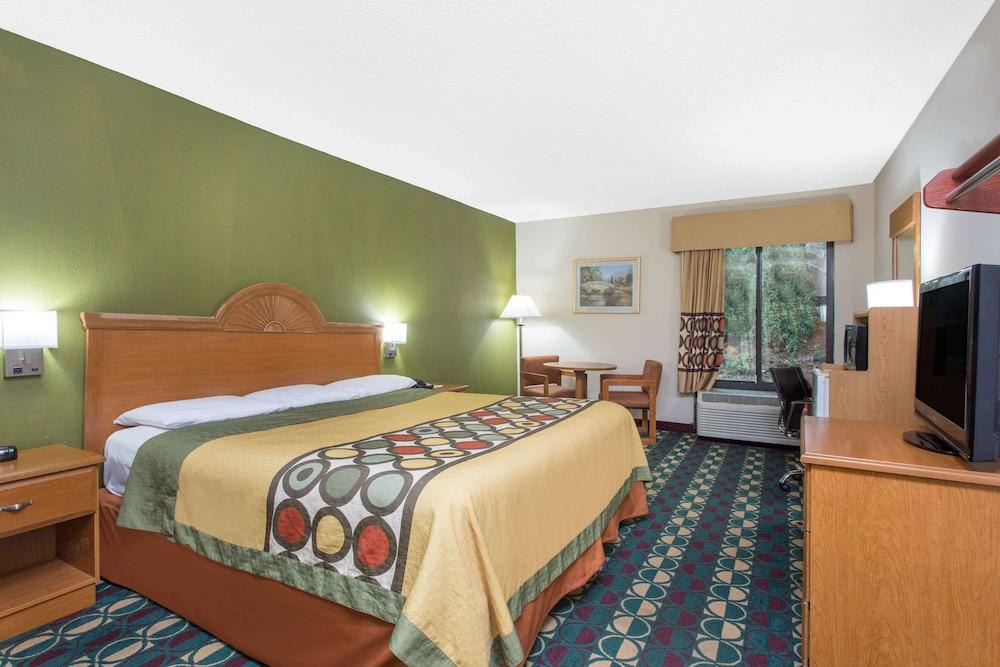 SUPER 8 BY WYNDHAM SPARTANBURG/I-26 EXIT 22 2