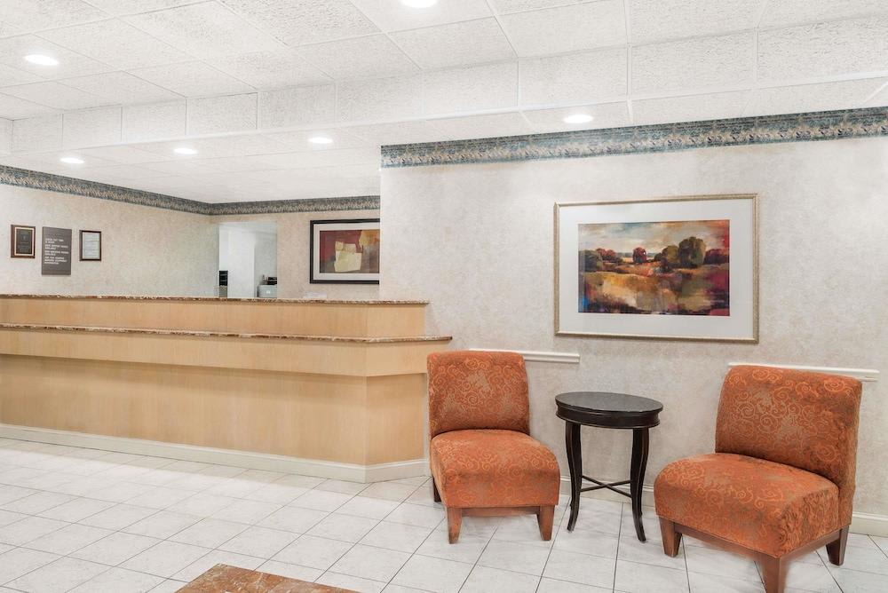 Howard Johnson By Wyndham Amherst Hadley 2