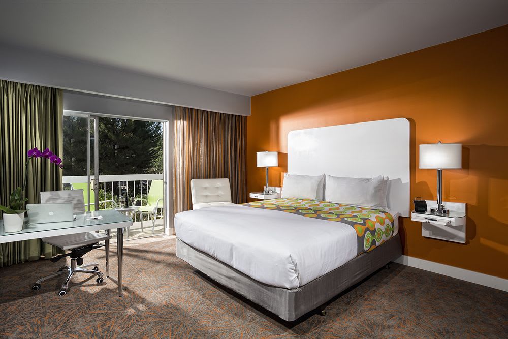 Sportsmen's Lodge Hotel 2