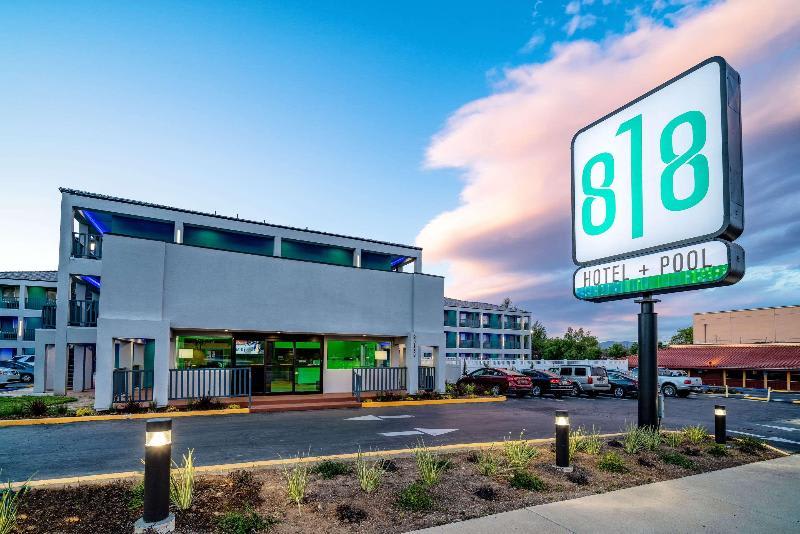 818 Hotel + Pool, An Ascend Hotel Collection Member 2