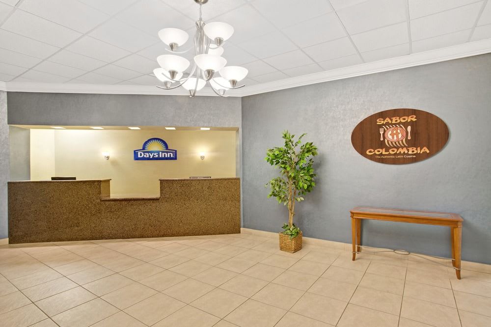 Days Inn By Wyndham Orlando Airport Florida Mall 2