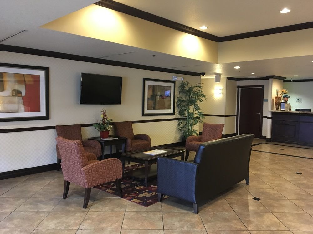 Comfort Inn & Suites Maingate South 1