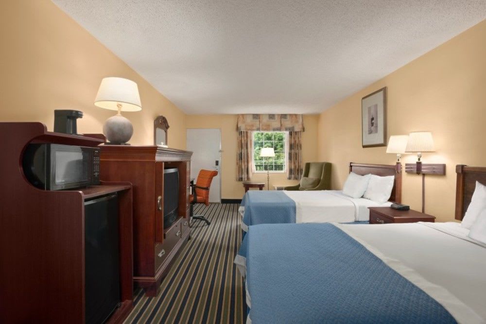 Days Inn By Wyndham Towson 2