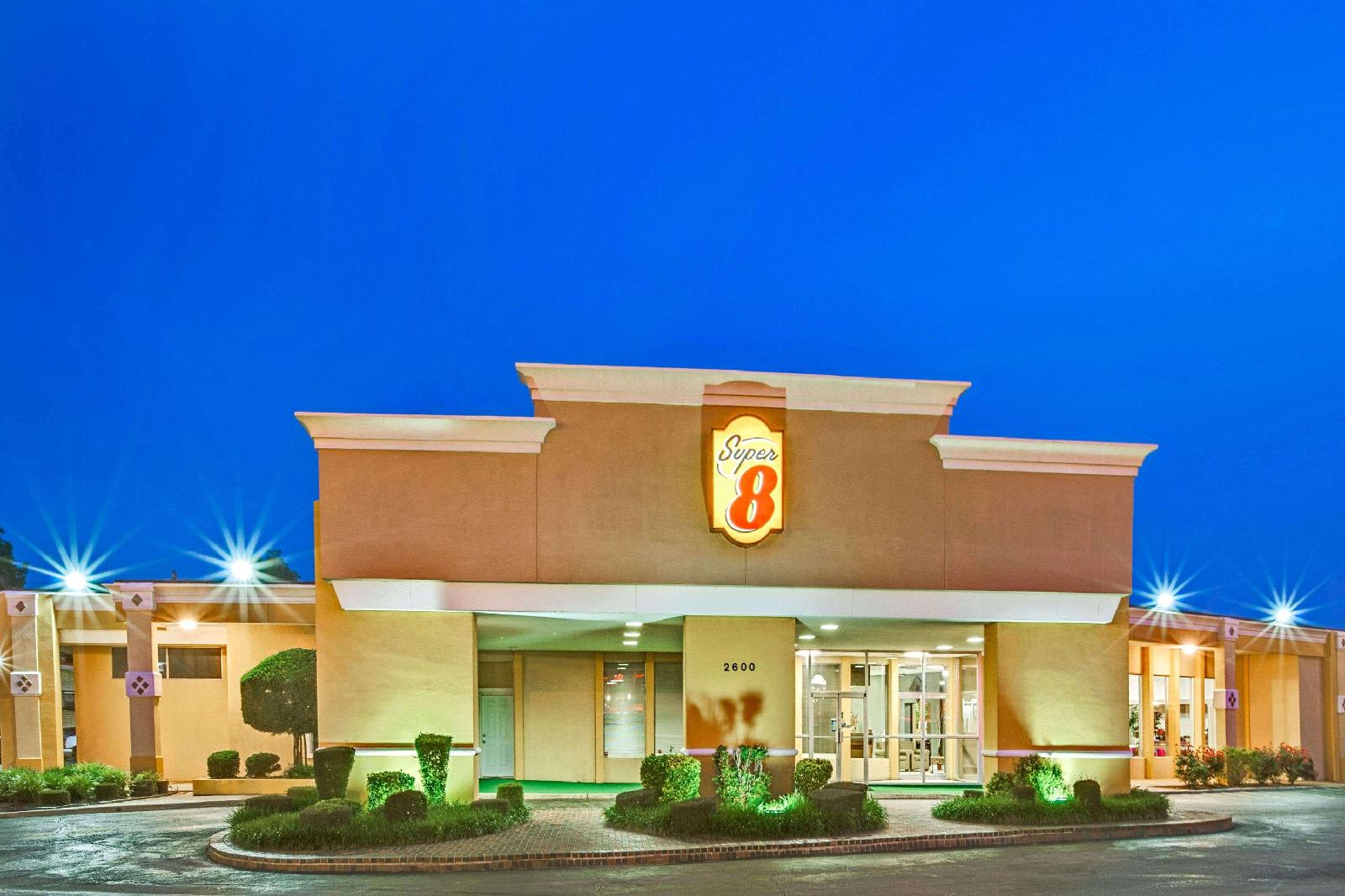 Super 8 by Wyndham Norman 2