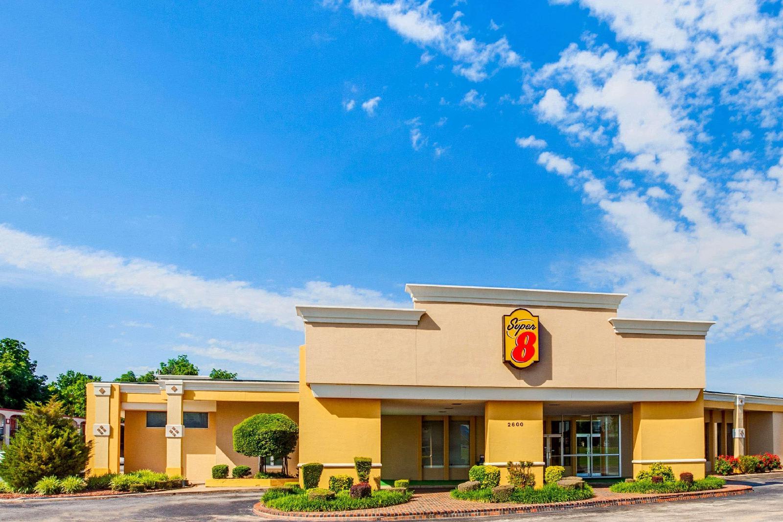 Super 8 by Wyndham Norman 1