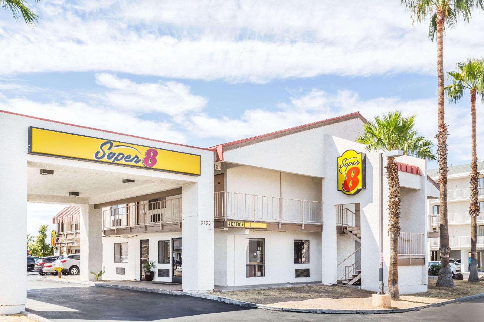 Super 8 By Wyndham Phoenix Metro North 1