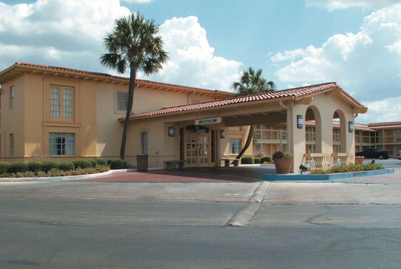 Baymont by Wyndham San Antonio South Park 1