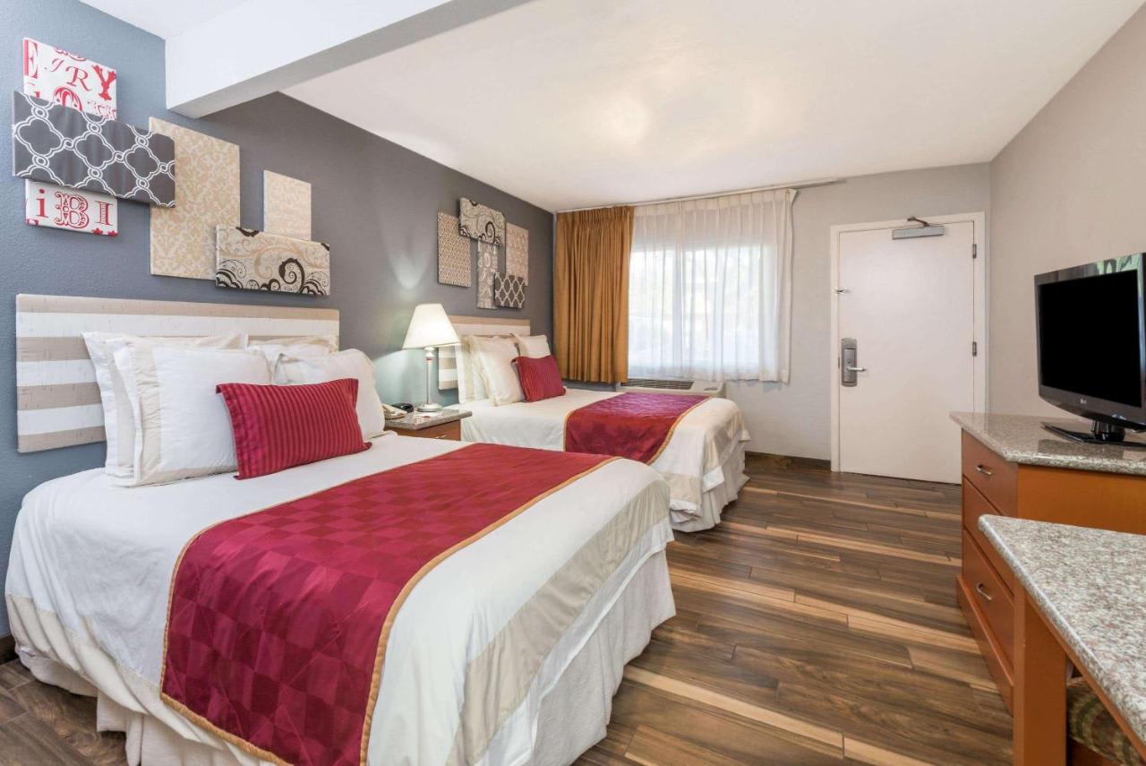 Ramada by Wyndham near SeaWorld / Mission Beach 1