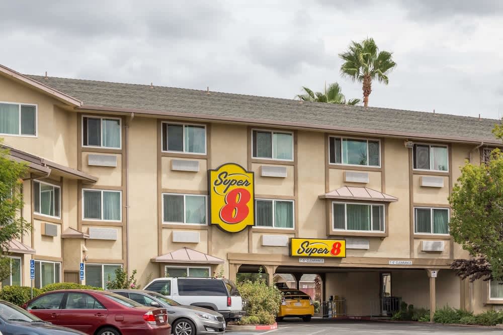 Super 8 By Wyndham Sacramento North 1