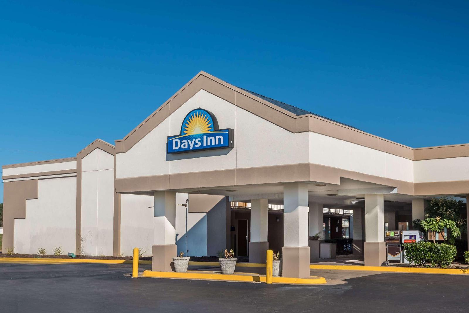 Baymont By Wyndham South Hill 1