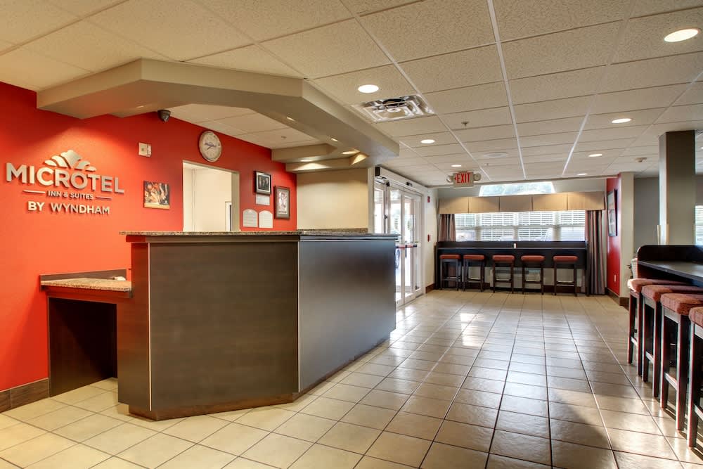 Microtel Inn & Suites Tuscaloosa Near University 2