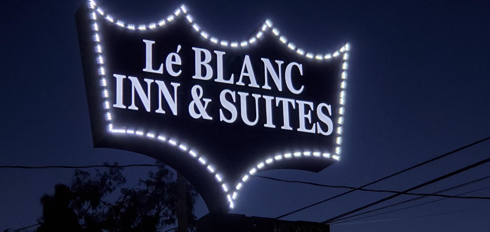 Le Blanc Inn & Suites 1