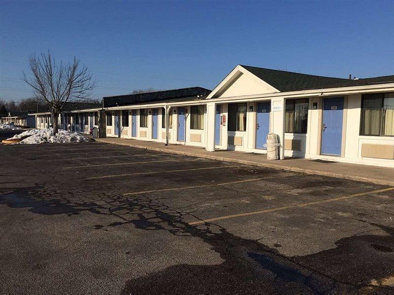 Travelodge By Wyndham Benton Harbor Mi 2