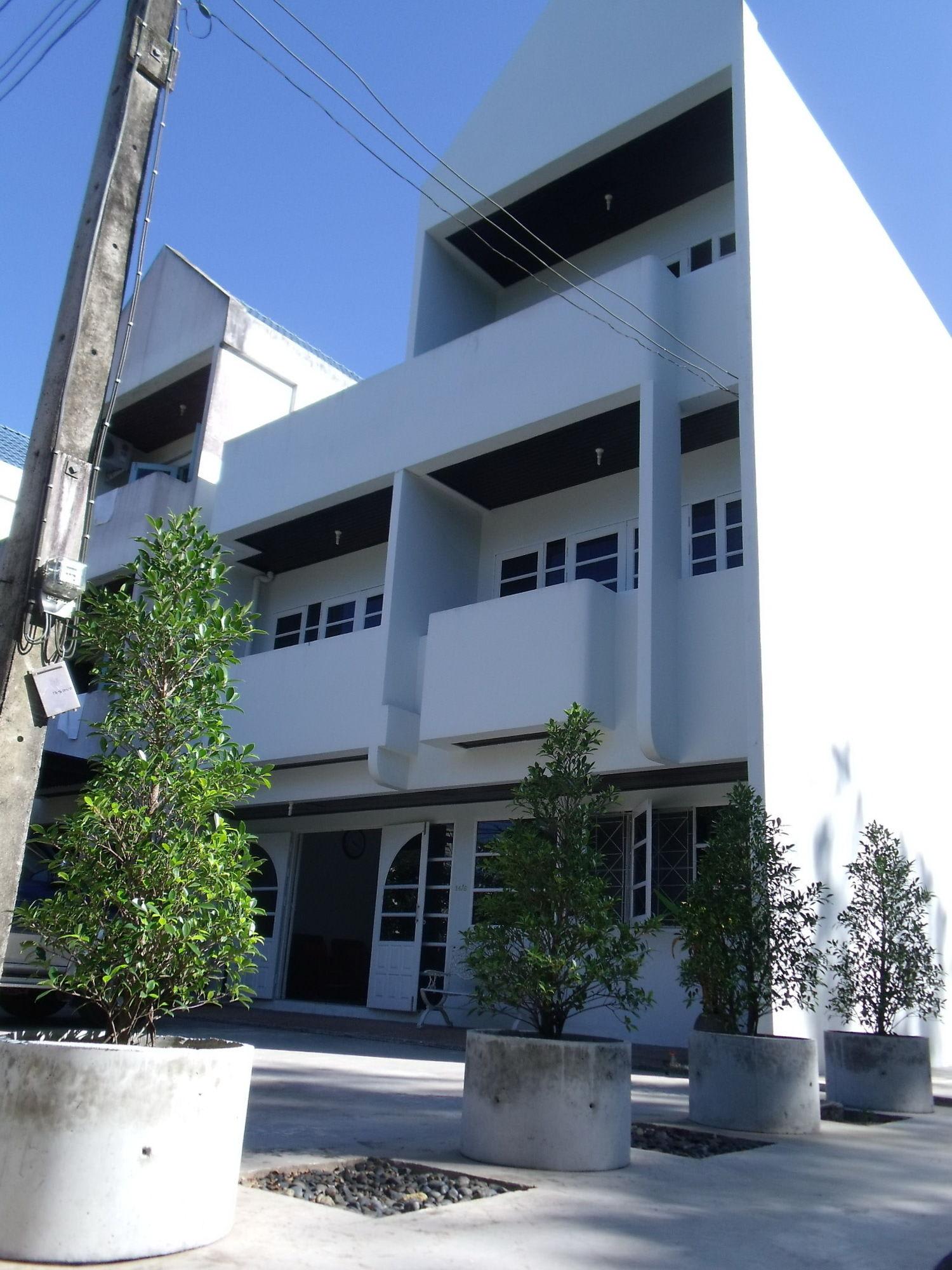 Albatross Guesthouse @ Thungwualaen Beach 1