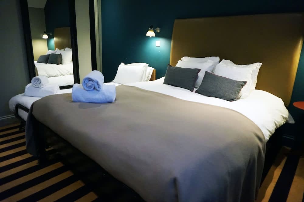 The Penny Farthing Hotel 2