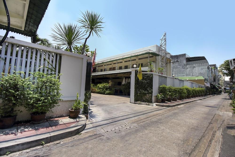 Rajata Hotel 2