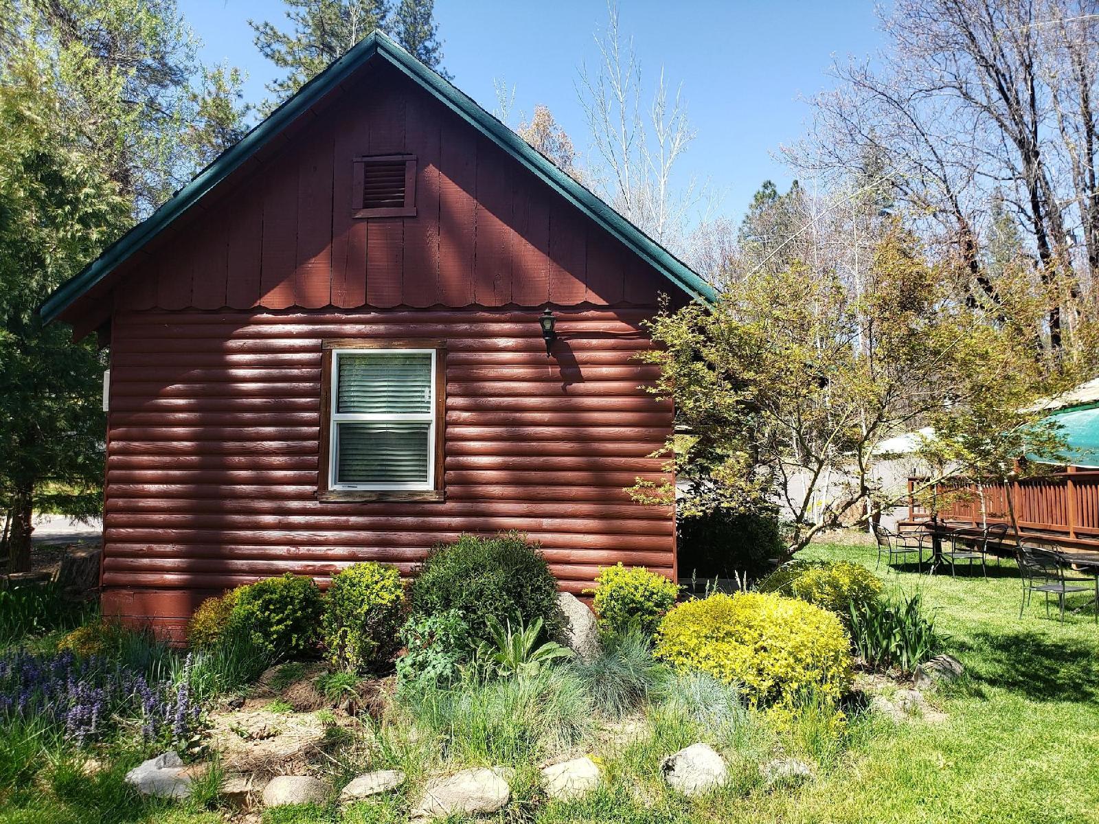 Yosemite Riverside Inn 1
