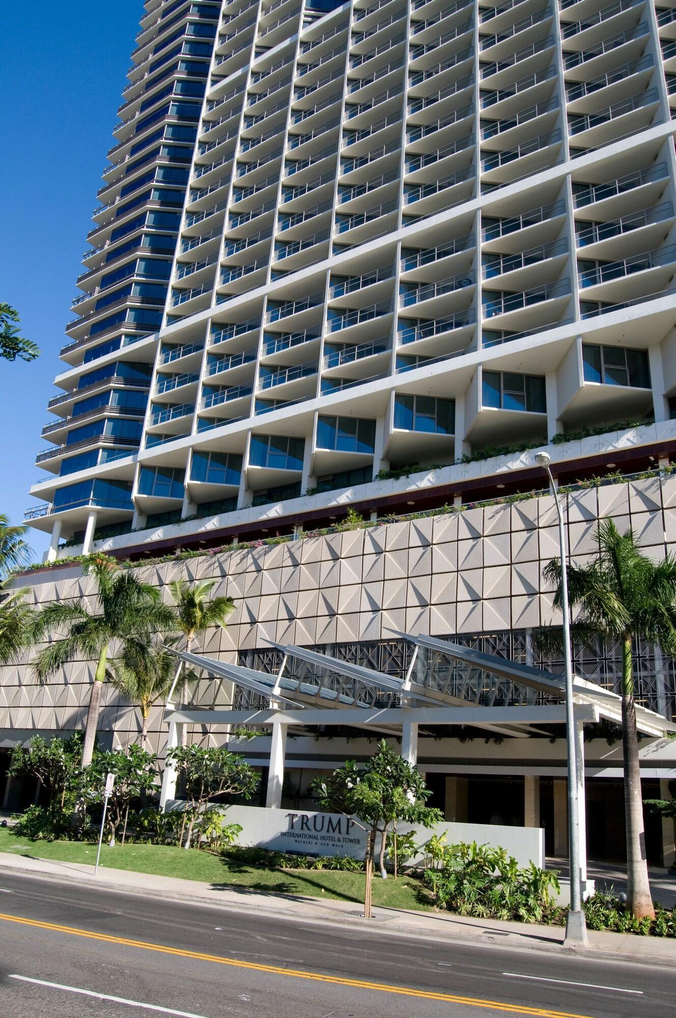 Jet Luxury @ The Trump Waikiki 1