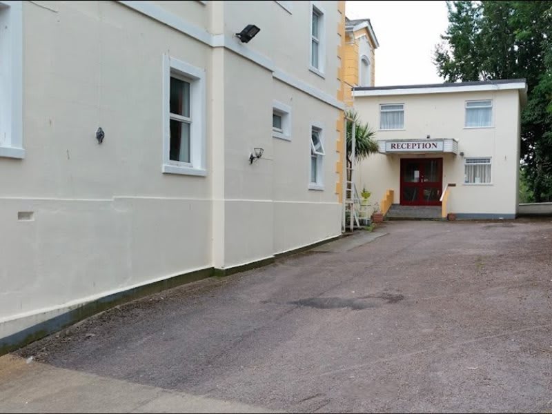 OYO Inglewood Palm Hotel, Abbey Sands Torquay 1