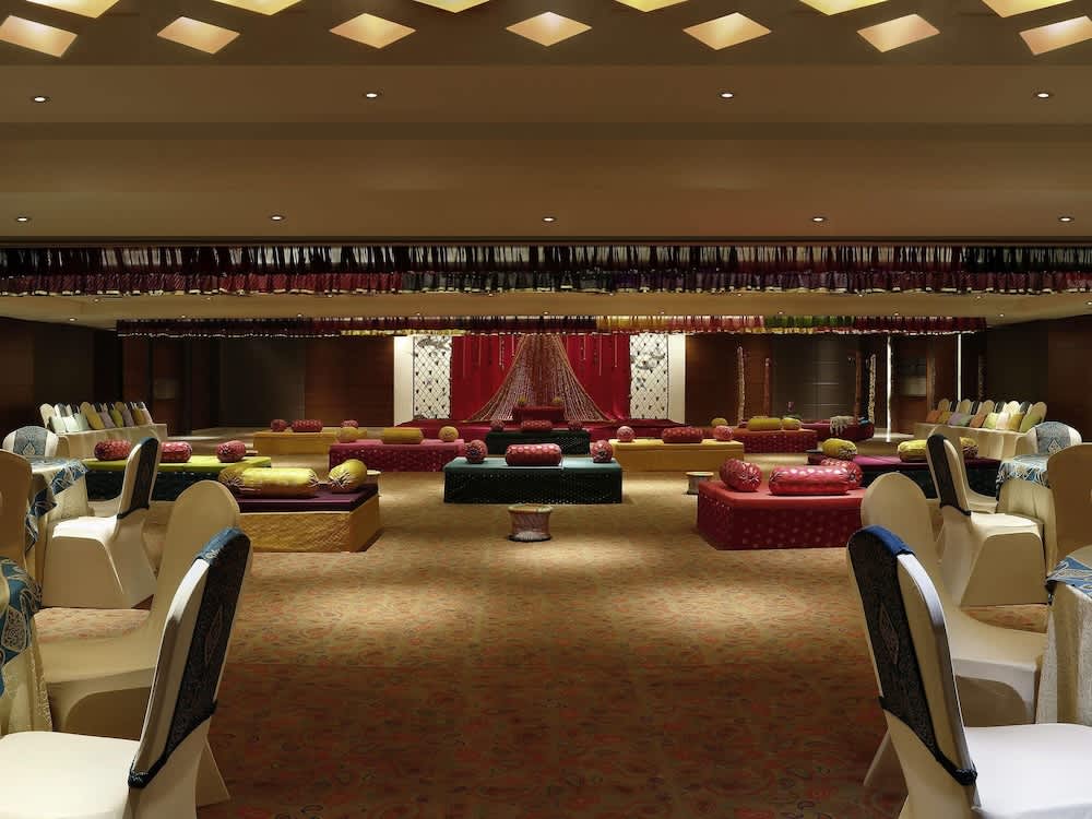 Grand Mercure Vadodara Surya Palace 1