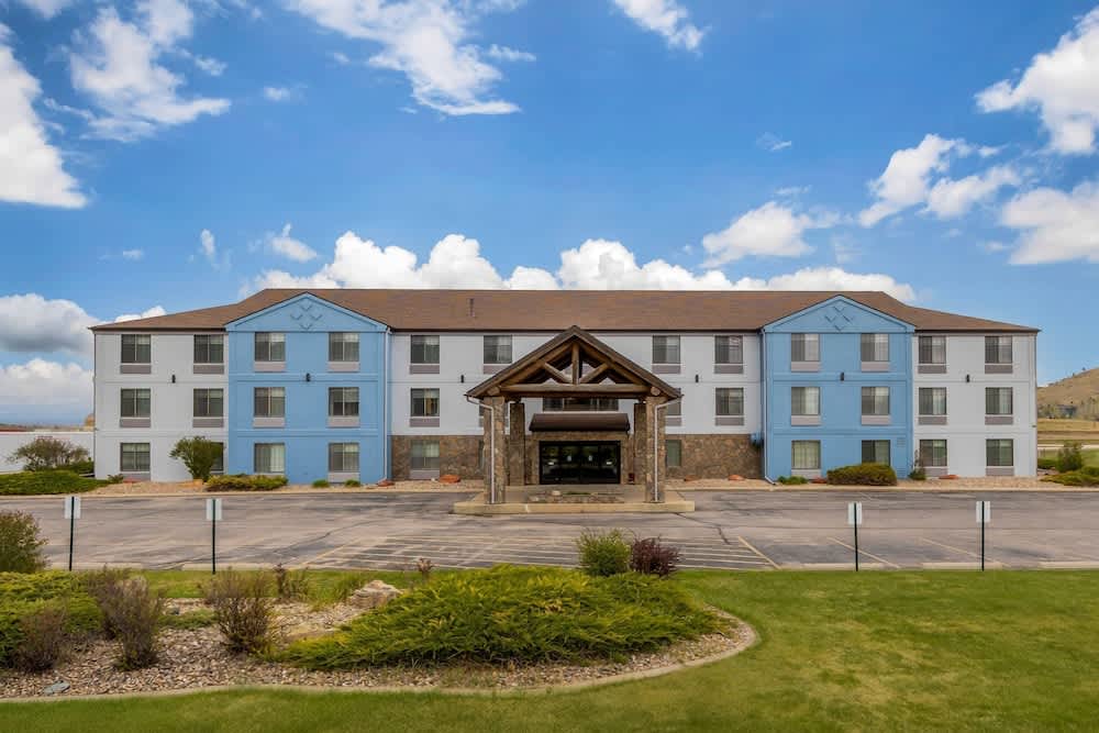 Comfort Inn & Suites Summerset - North Rapid City 1