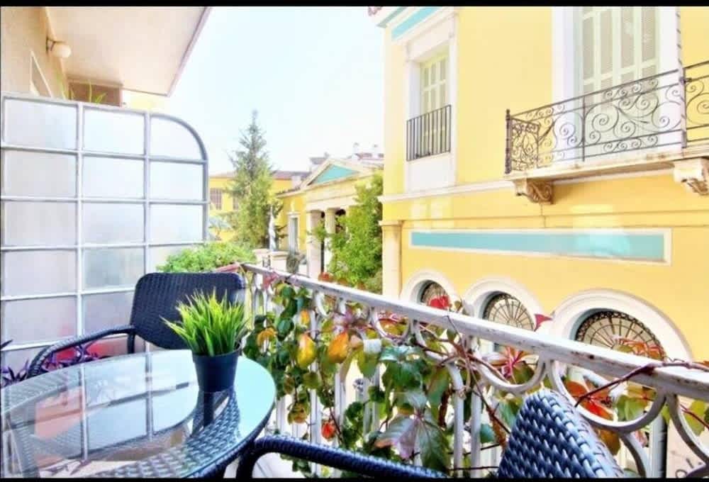 Magnificent apartment in Plaka 1