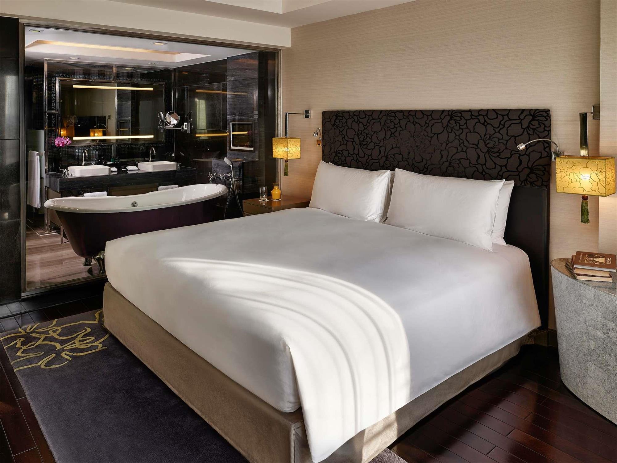 Sofitel Saigon Plaza 2