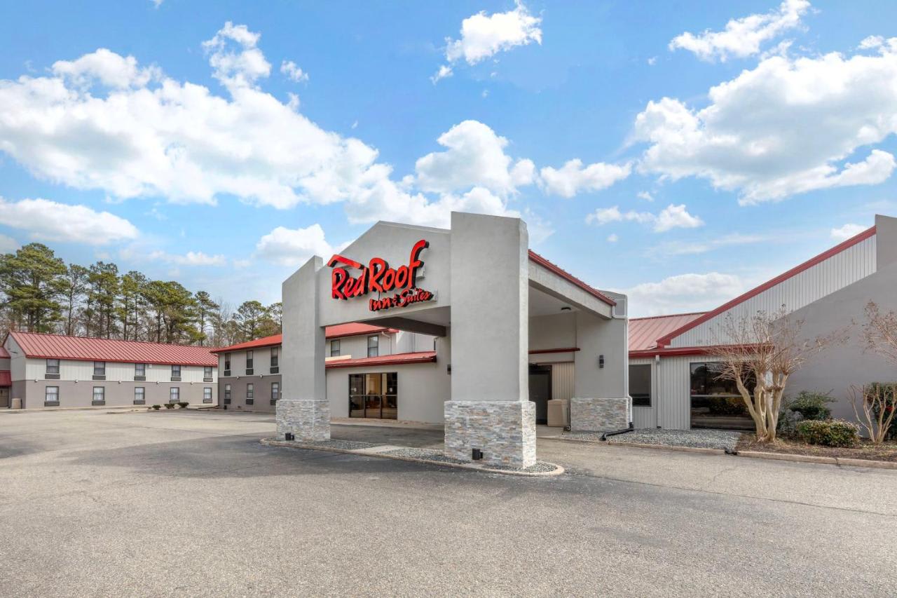 Red Roof Inn & Suites Newport News 1