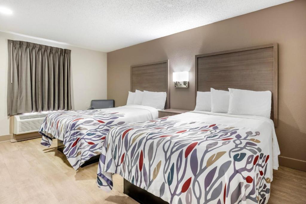 Red Roof Inn & Suites Newport News 2