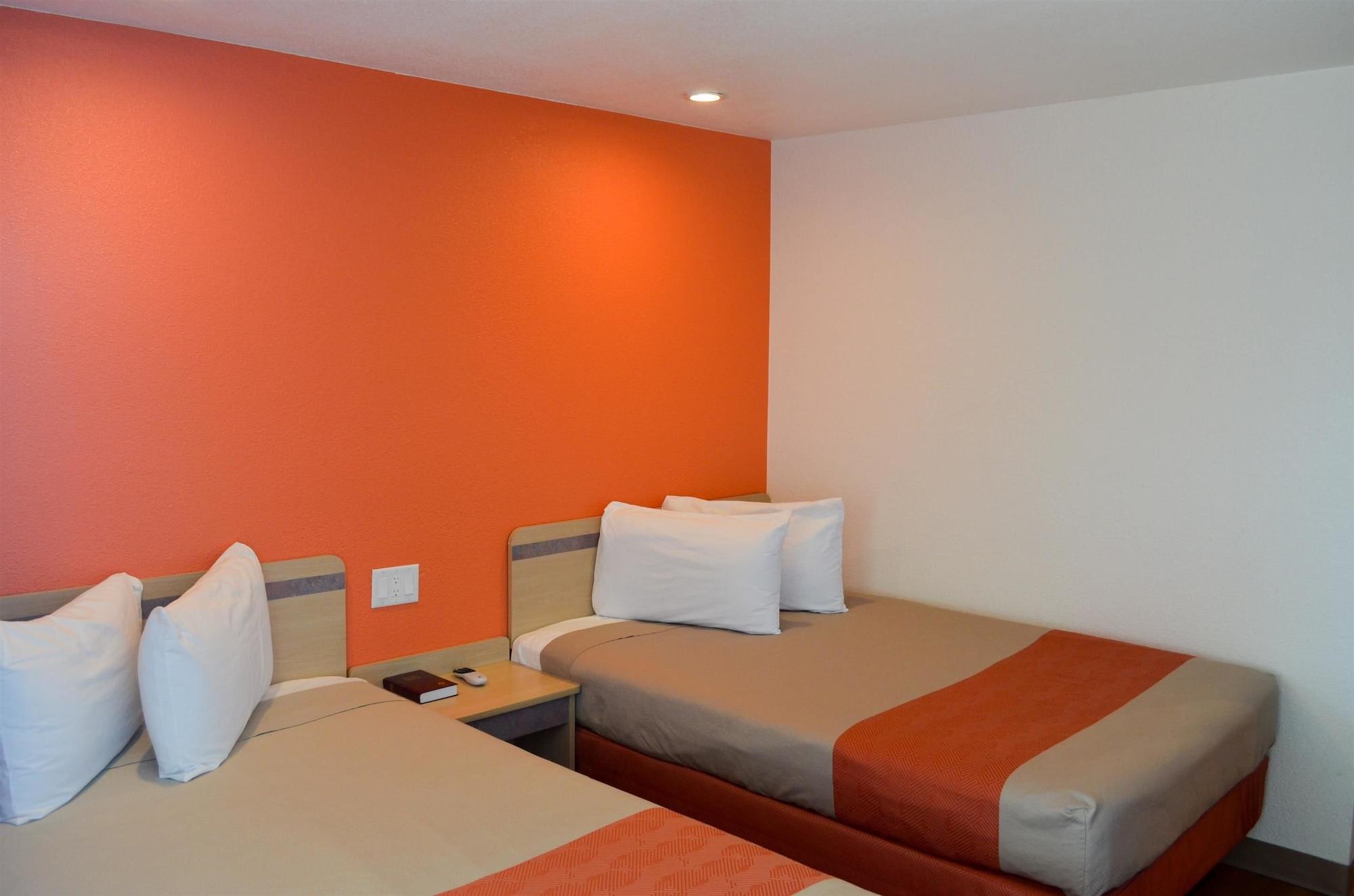 Motel 6 Lost Hills, CA 1