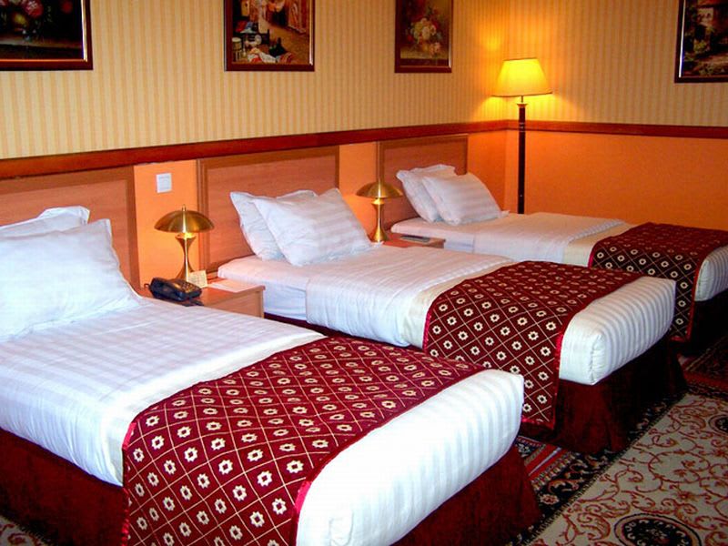CALIFORNIA HOTEL 2