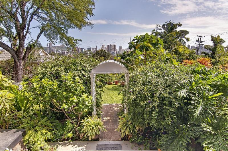 Manoa Valley Inn 2