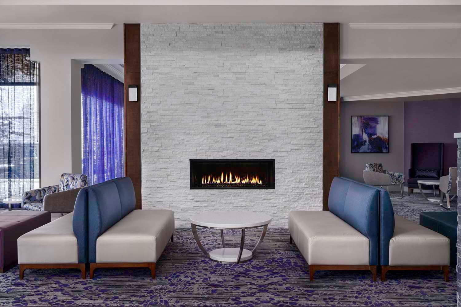 Hilton Garden Inn Calgary Airport 2