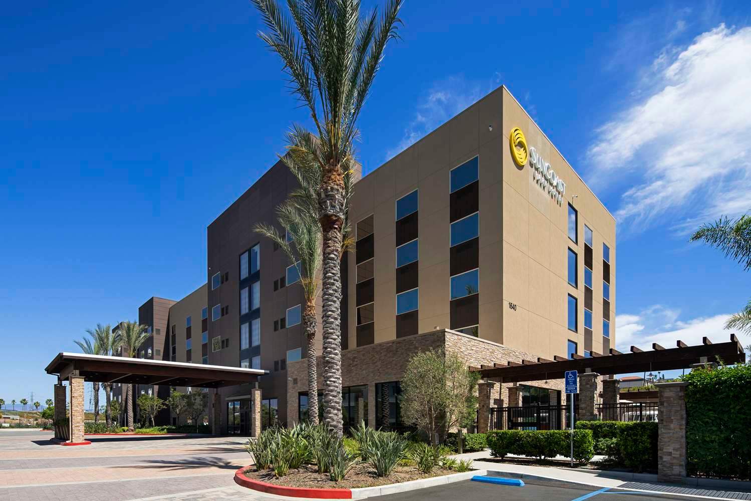 SunCoast Hotel Anaheim, Tapestry Collection by Hilton 2