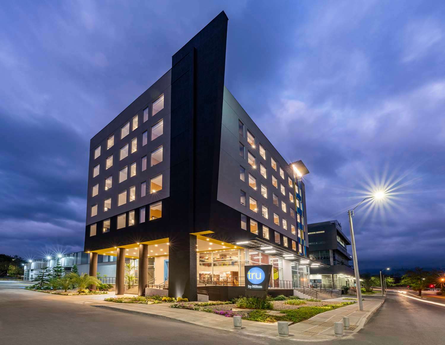 Tru By Hilton Cali Sur 1