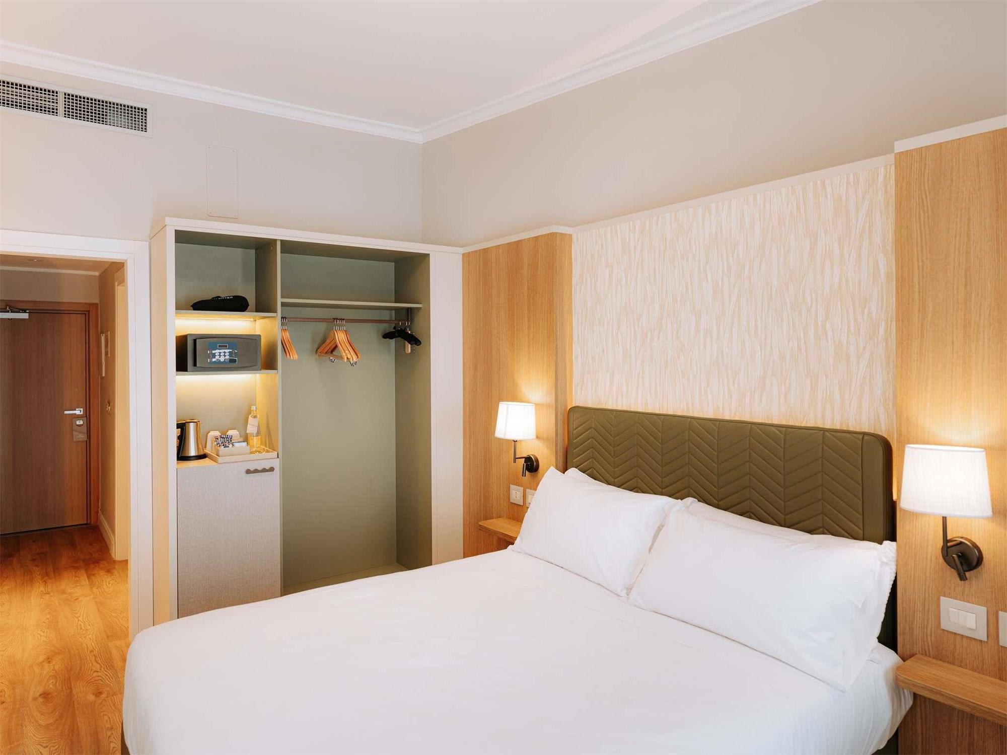 Mövenpick Hotel Bari 2