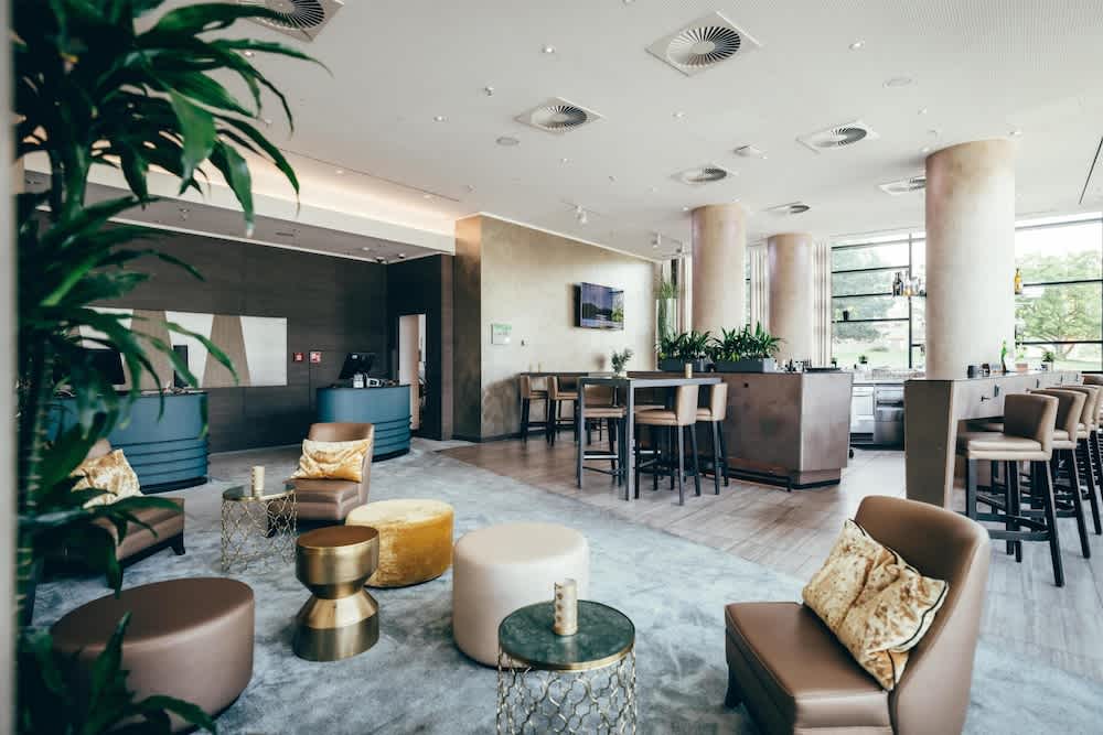 Radisson Blu Hotel, Bonn (T) 1