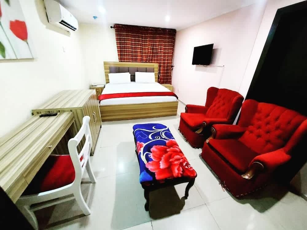 The Ambassadors Hotel 2