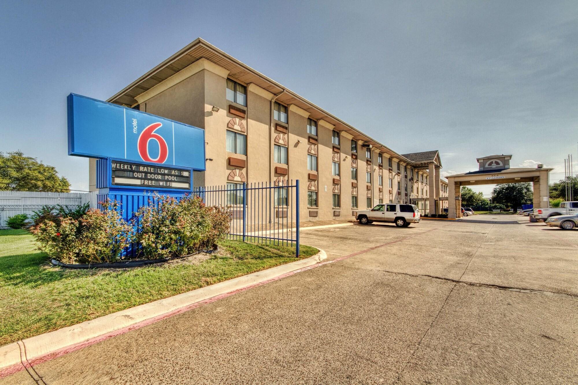 Motel 6 Dallas - Fair Park 4616 1