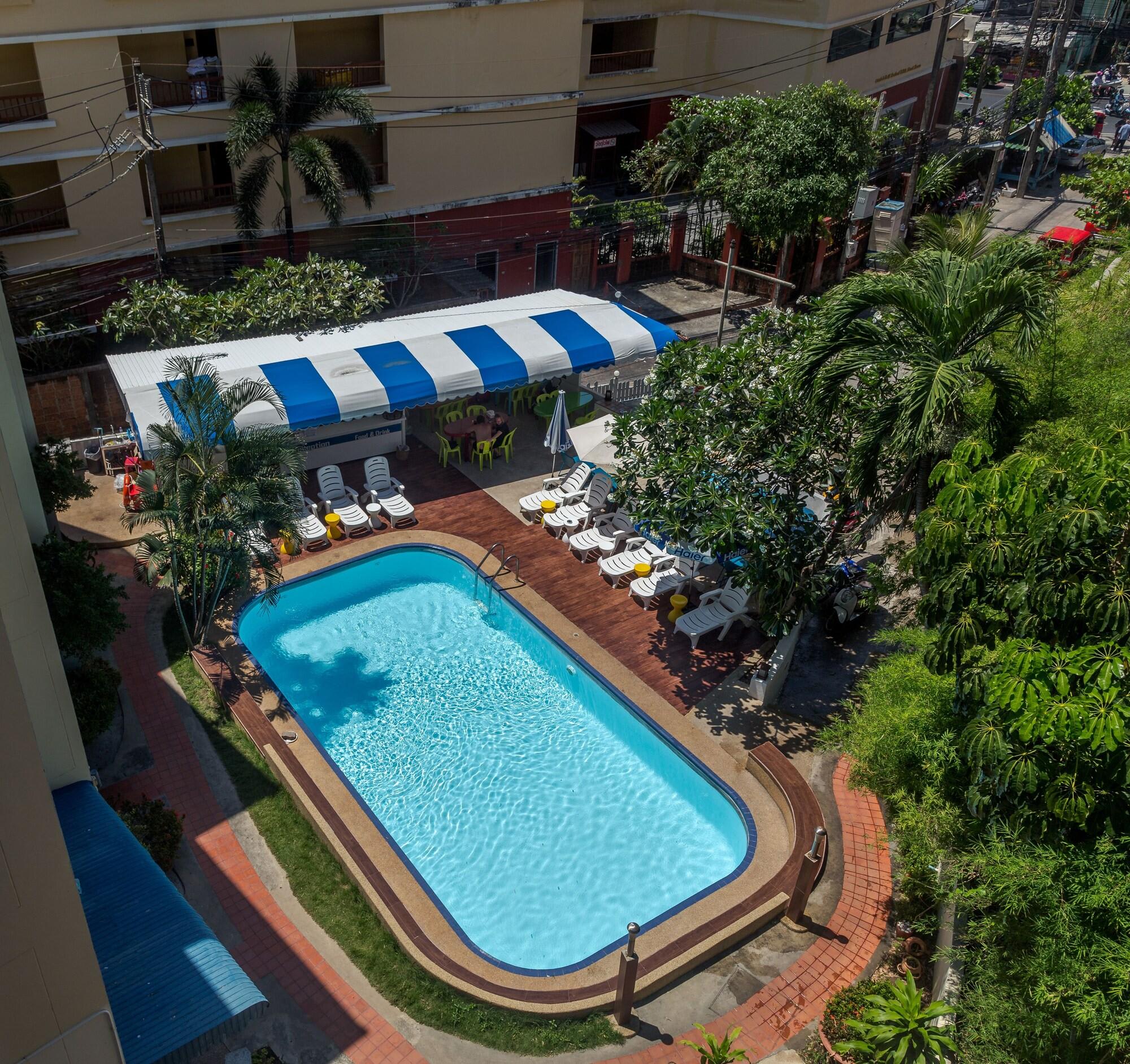 PorterHouse Beach Hotel 2