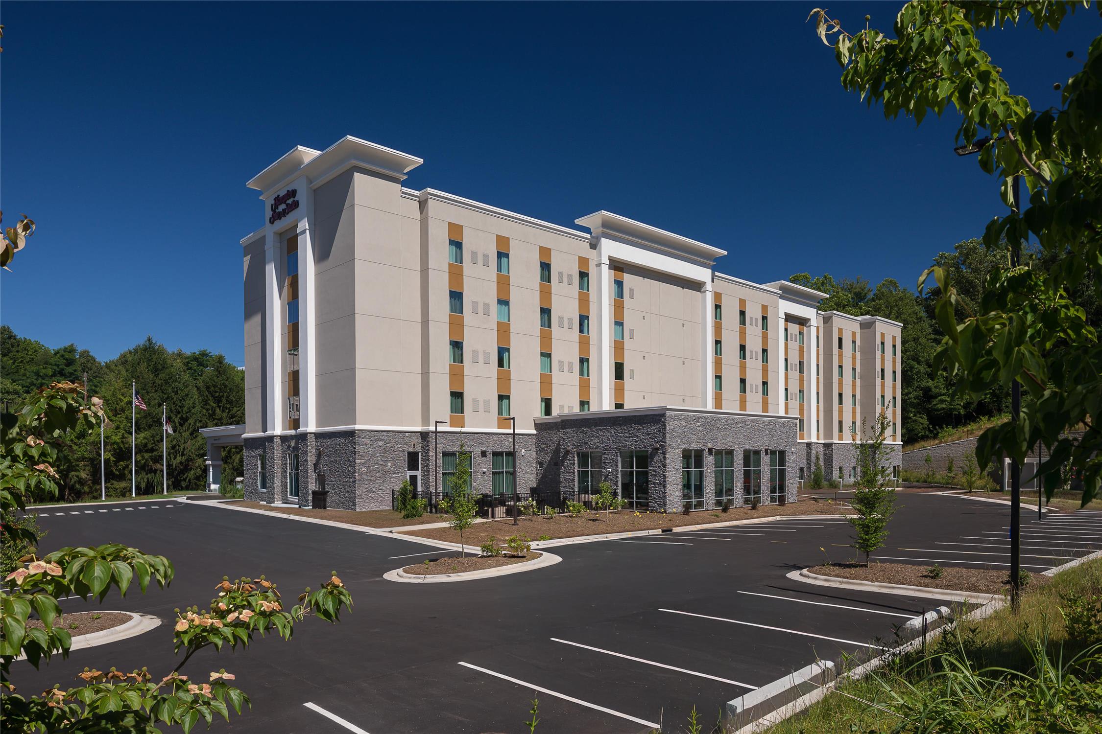 Hampton Inn & Suites-Asheville Biltmore Village, NC 2