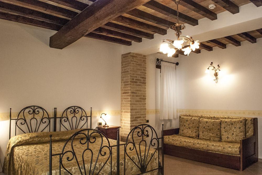 Palazzo Brunamonti Boutique Hotel 1