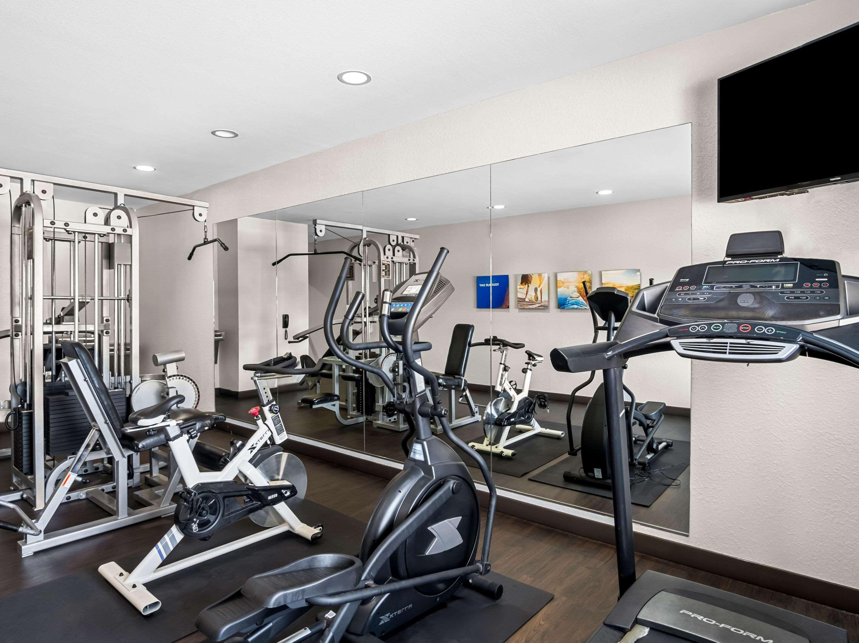 Comfort Suites Lindale 1