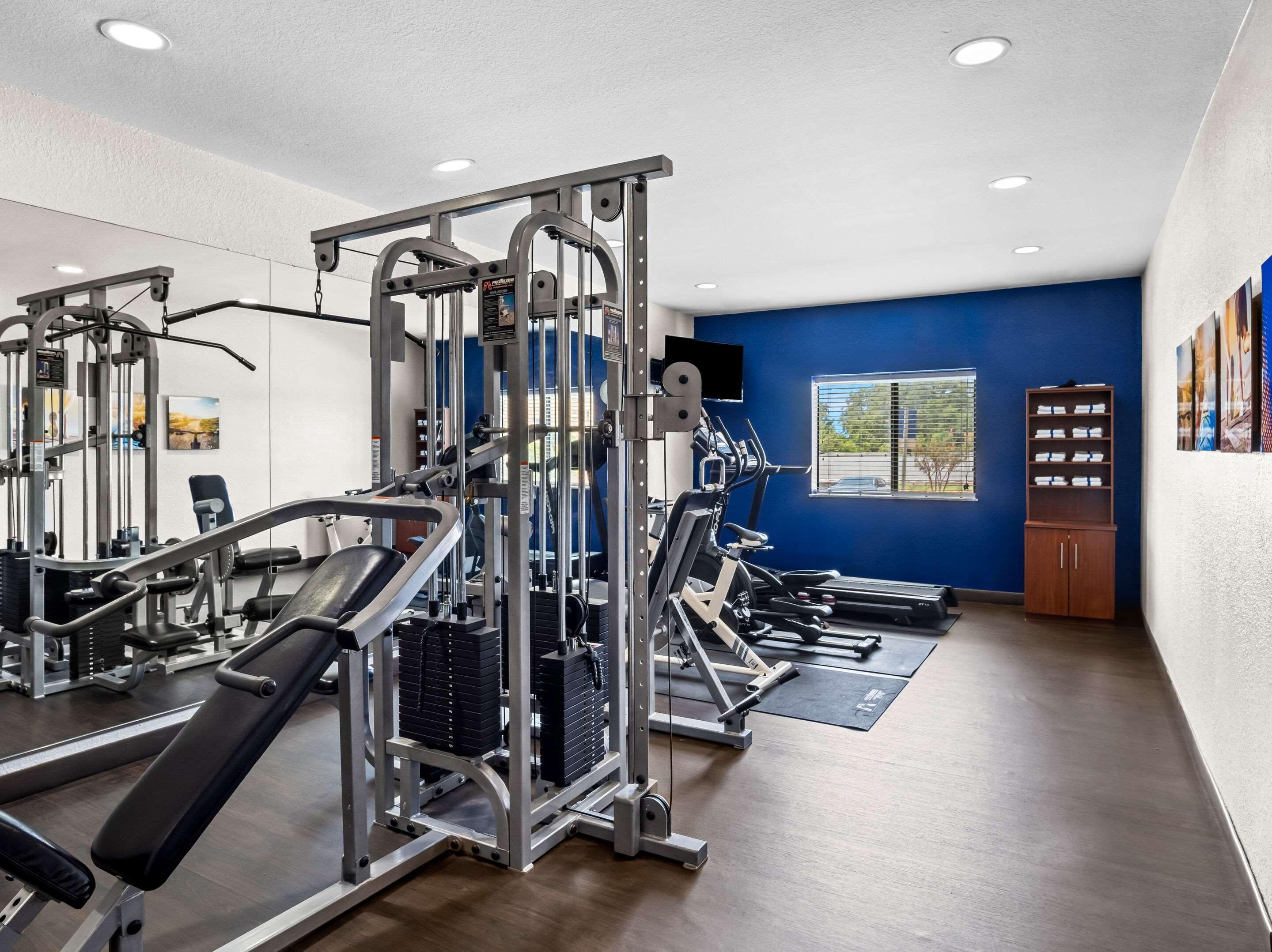 Comfort Suites Lindale 2