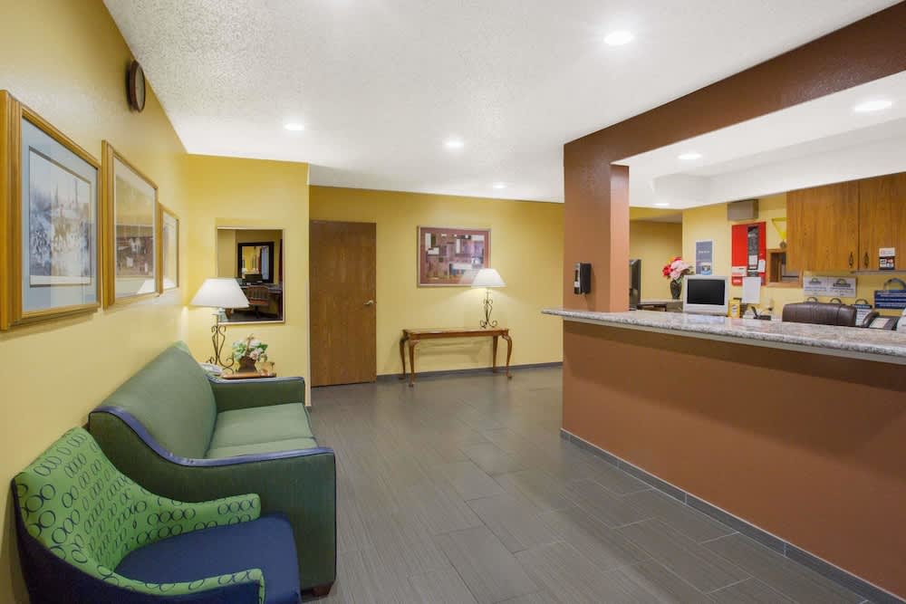 Days Inn by Wyndham Fremont 2