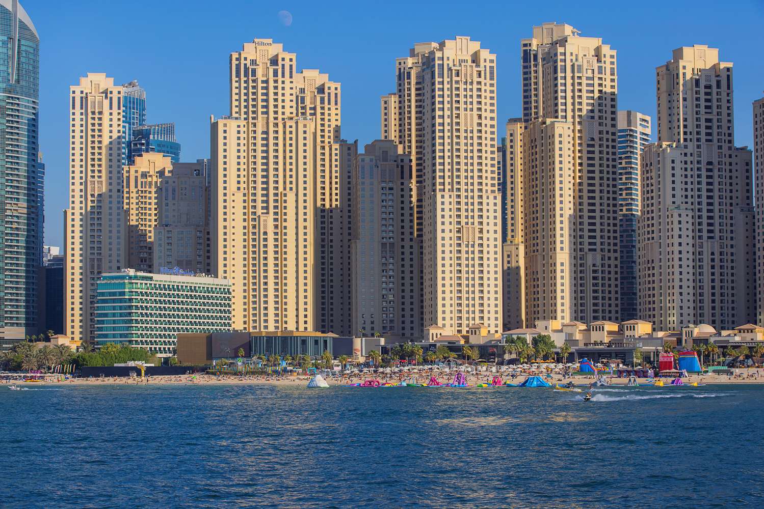Hilton Dubai The Walk 1