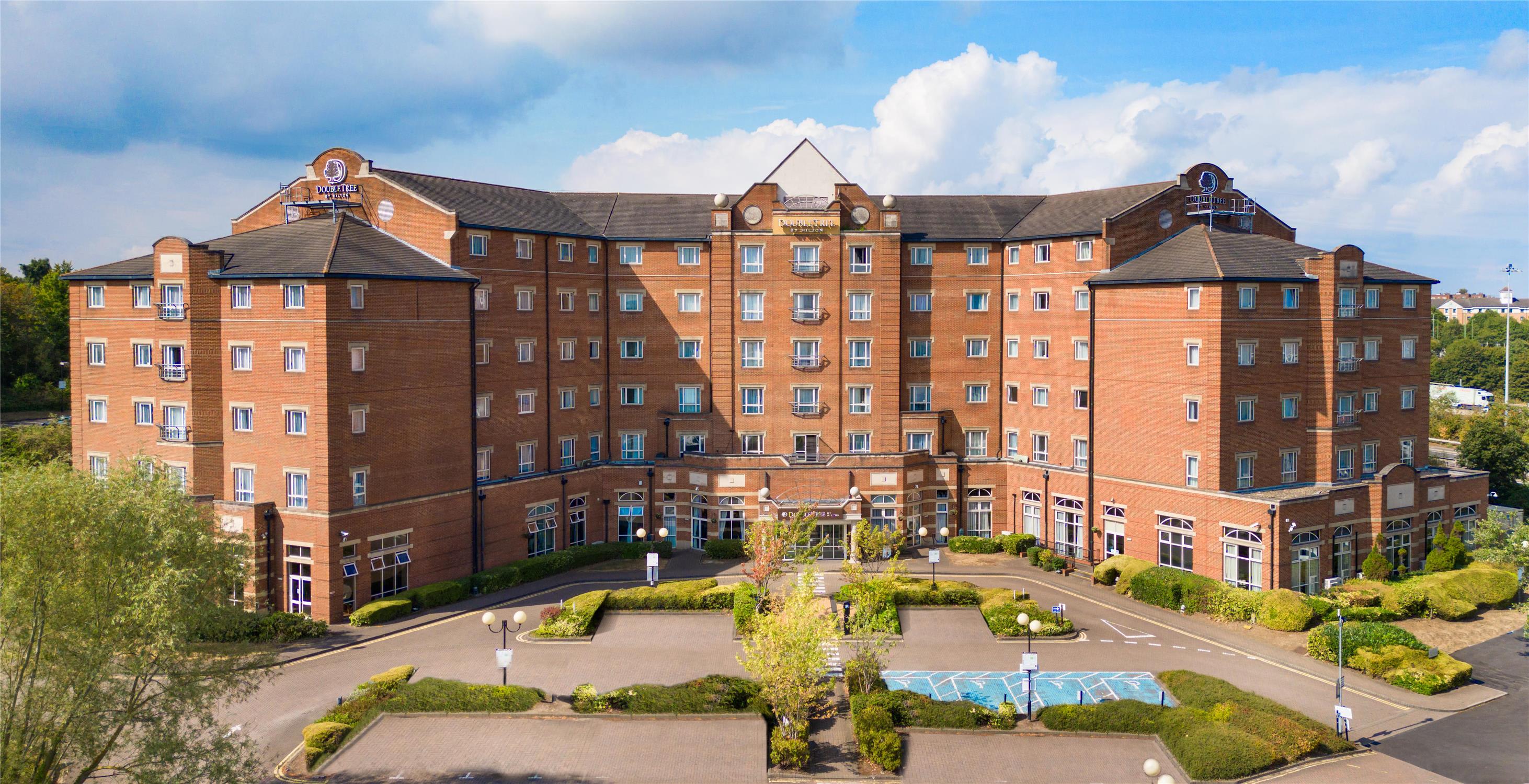 DoubleTree by Hilton Dartford Bridge 2