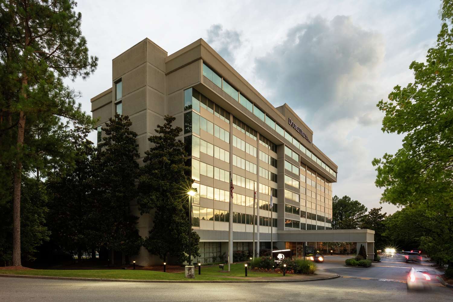 DoubleTree by Hilton Birmingham Perimeter Park 2