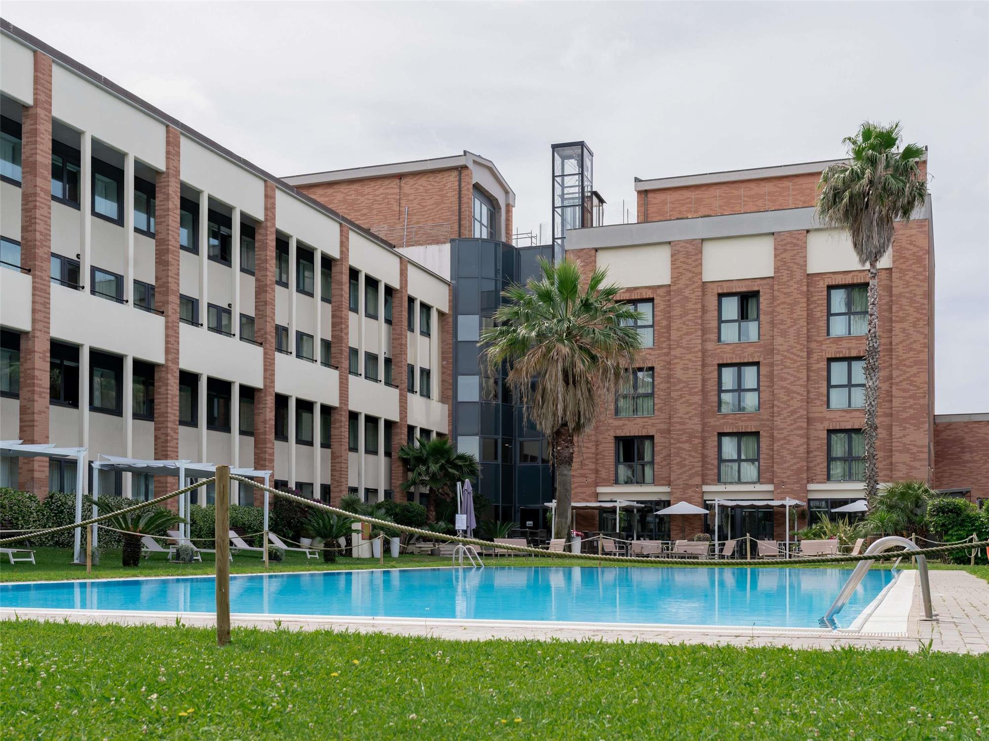 Mercure Leonardo da Vinci Rome Airport 1